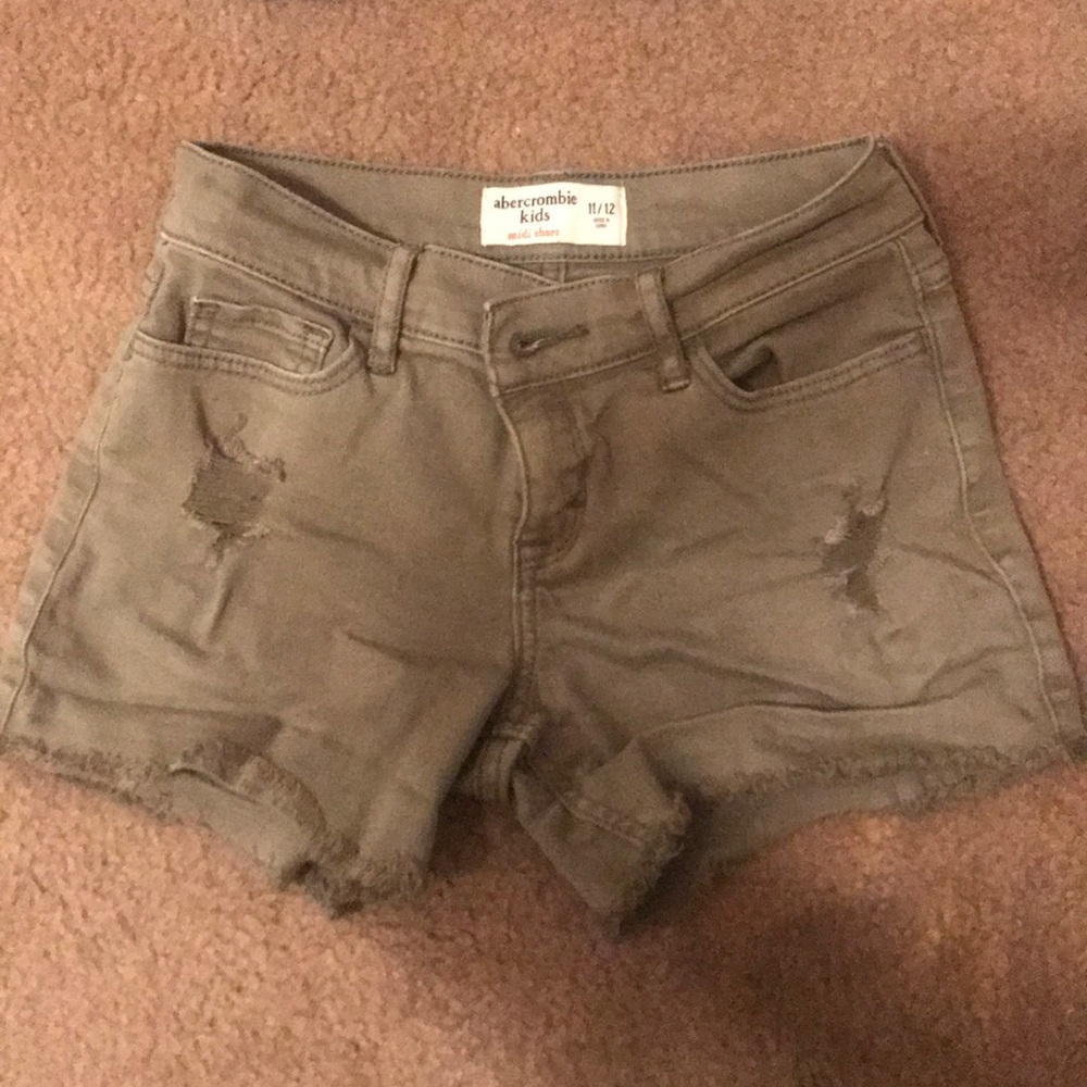 Army green kids A&F shorts